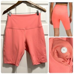 Lululemon Align Super-High-Rise Short 10"
Raspberry Cream Size 10 Bike Shorts